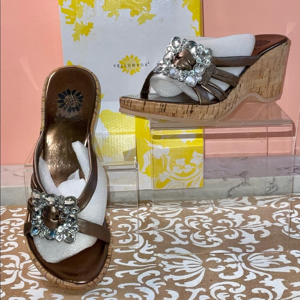 Yellow Box CINDY Bronze Leather Heeled Sandals Dazzling Clear Floral Accents 7M